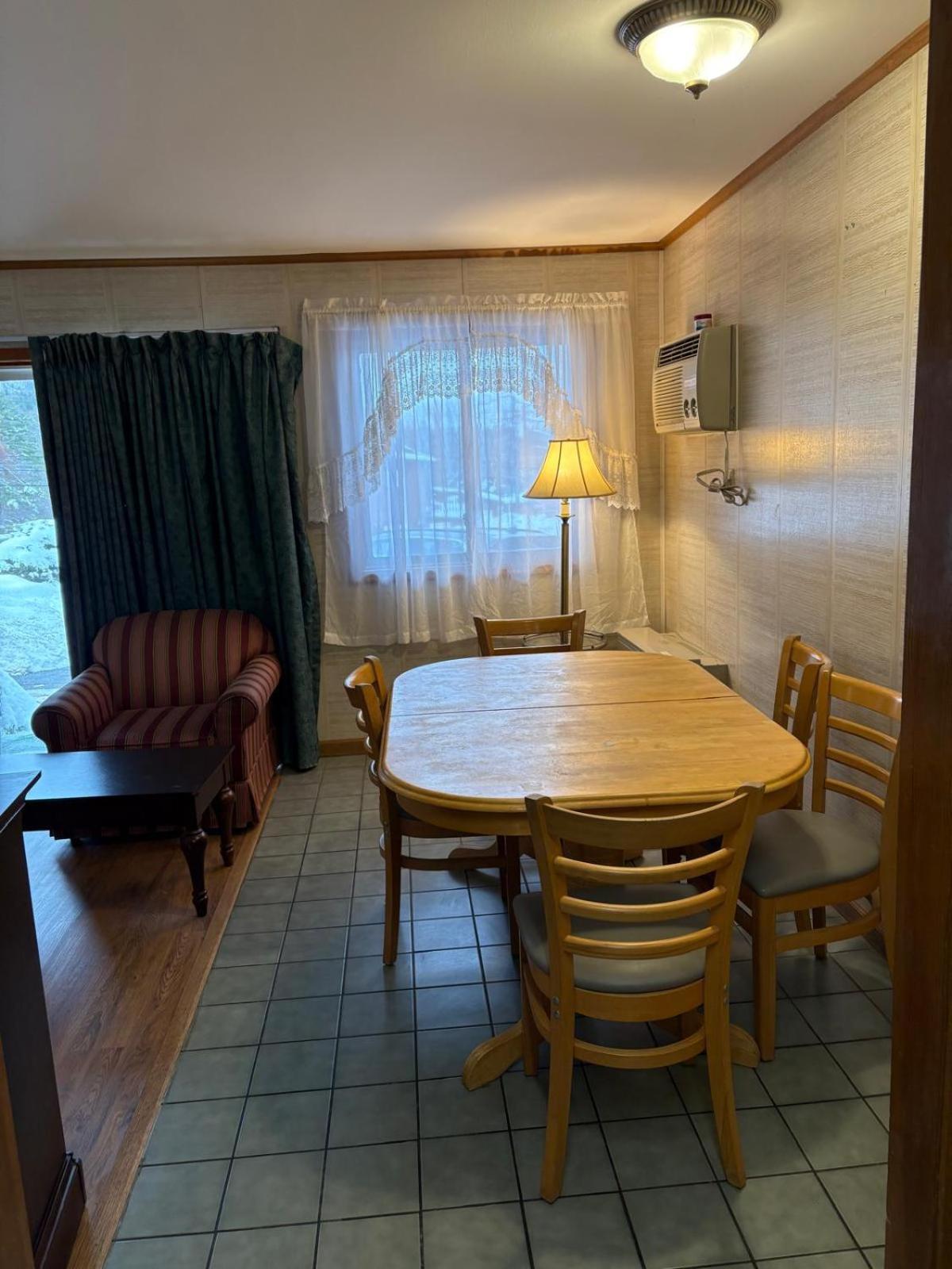 Mohican Motel, Conveniently Located To George Attractions Queensbury