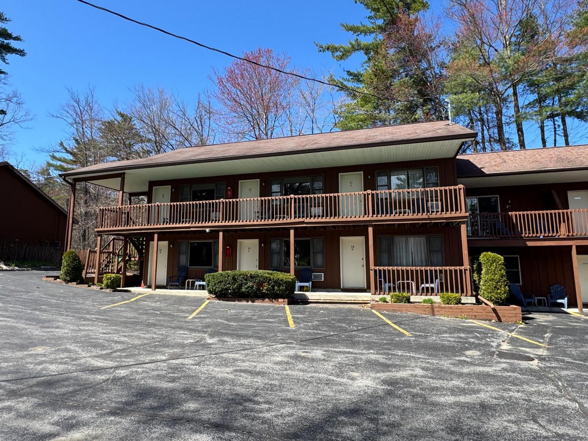 Mohican Motel, Conveniently Located To George Attractions Queensbury