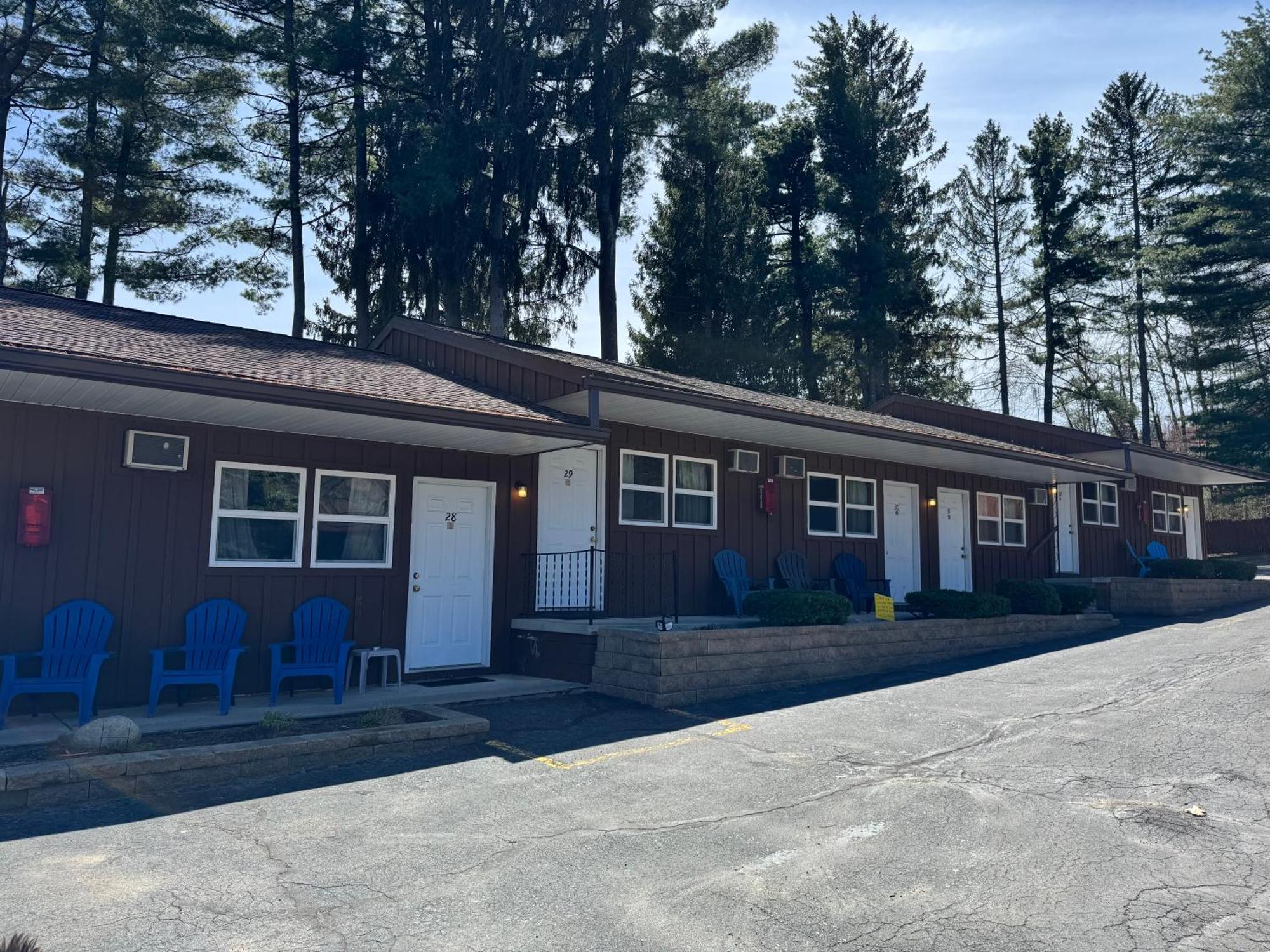 Hotel Mohican Motel, Conveniently Located To George Attractions Queensbury