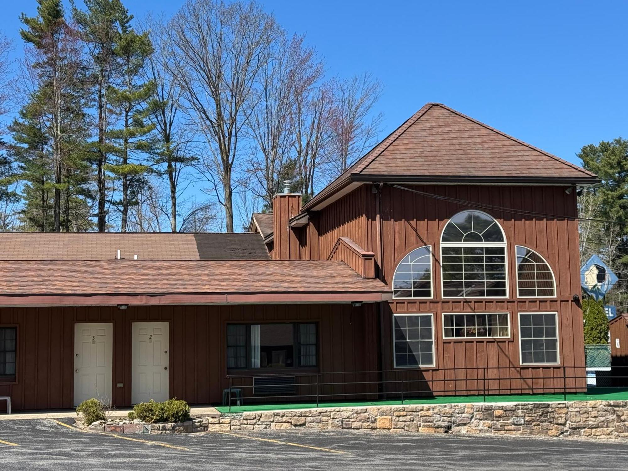 Mohican Motel, Conveniently Located To George Attractions Hotel Queensbury